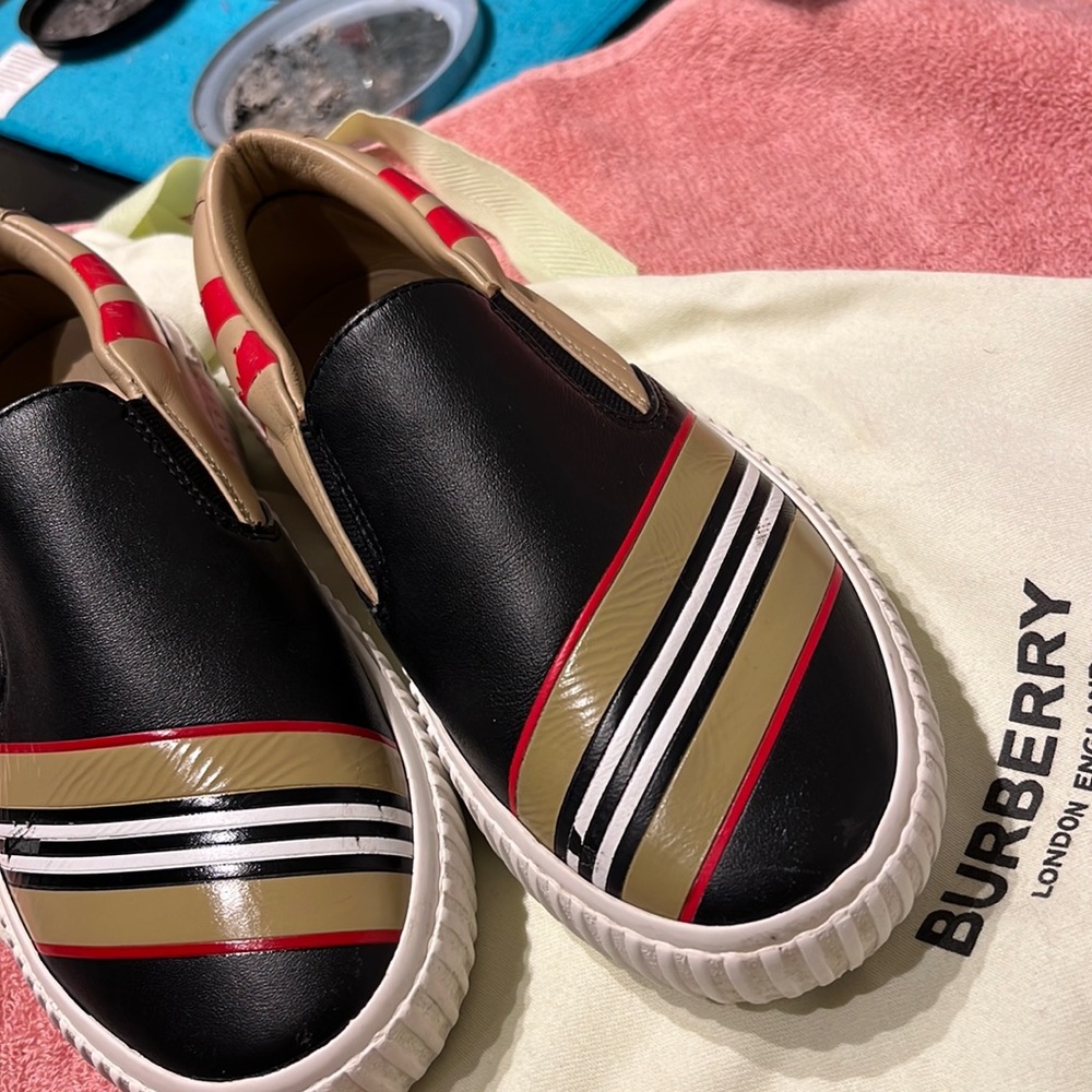 Girls shoes